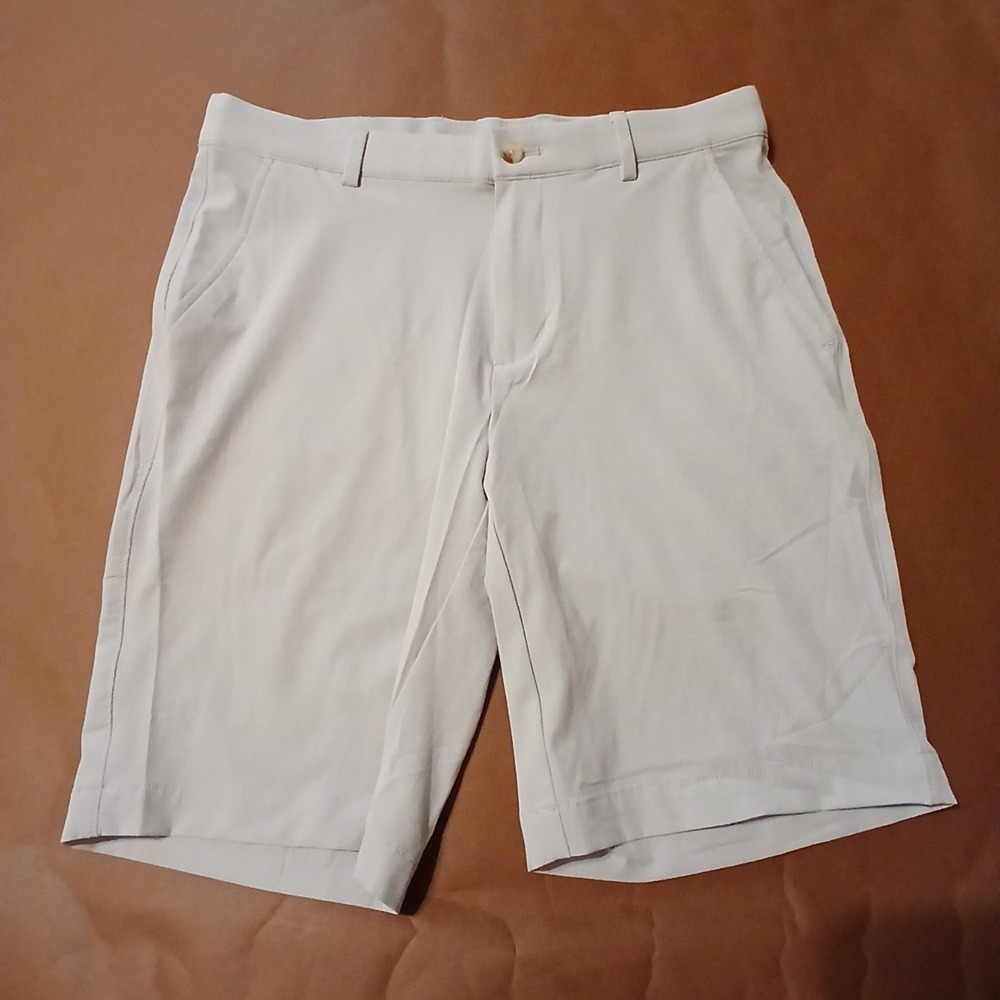 Greg Norman Mens 32 Gray Performance Stretch Golf Shorts Flat Front Chino